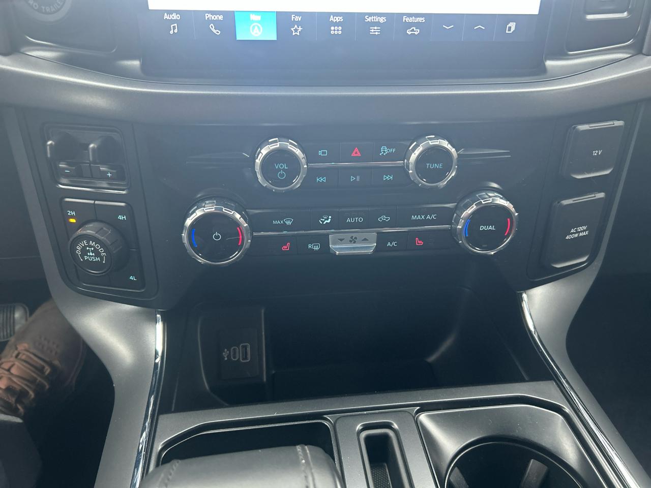 Ford F-150 XLT SuperCrew 4WD 2025