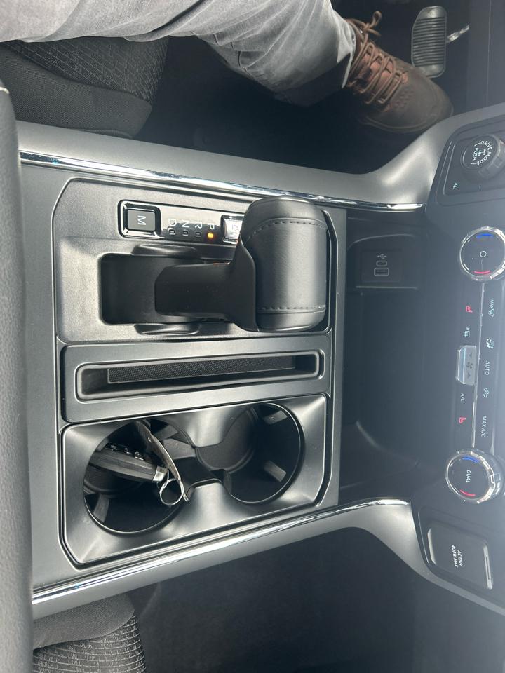 Ford F-150 XLT SuperCrew 4WD 2025