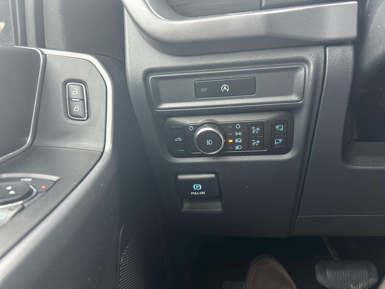 Ford F-150 XLT SuperCrew 4WD 2025