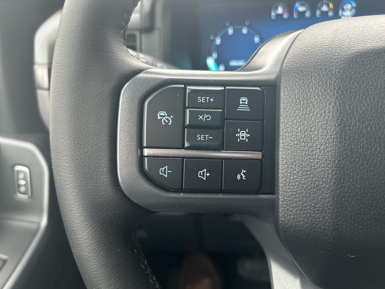 Ford F-150 XLT SuperCrew 4WD 2025