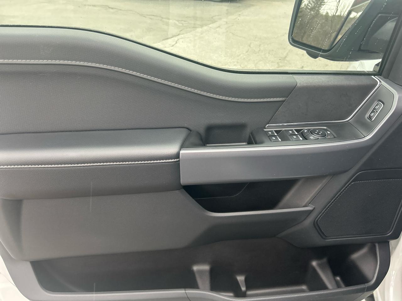 Ford F-150 XLT SuperCrew 4WD 2025