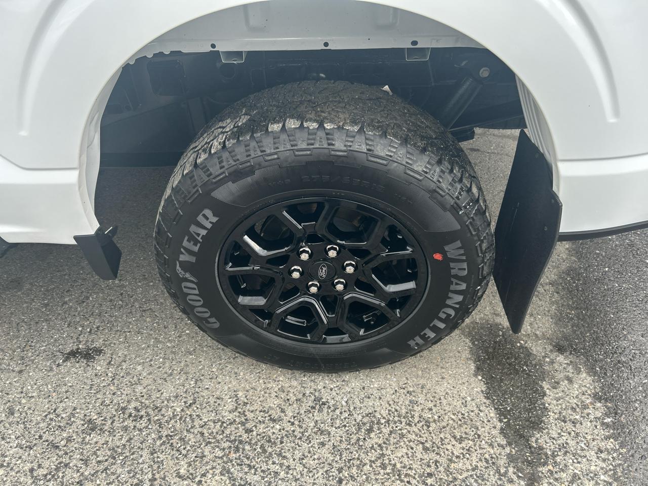 Ford F-150 XLT SuperCrew 4WD 2025