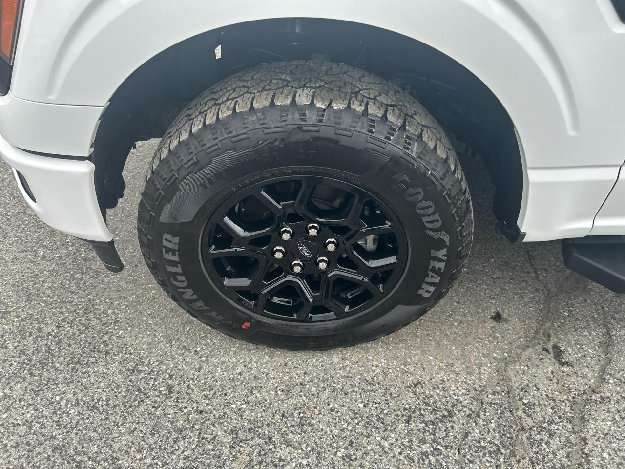 Ford F-150 XLT SuperCrew 4WD 2025