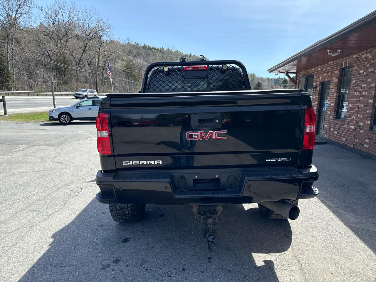 GMC Sierra 3500HD Denali Crew Cab  Short Box 4WD 2019