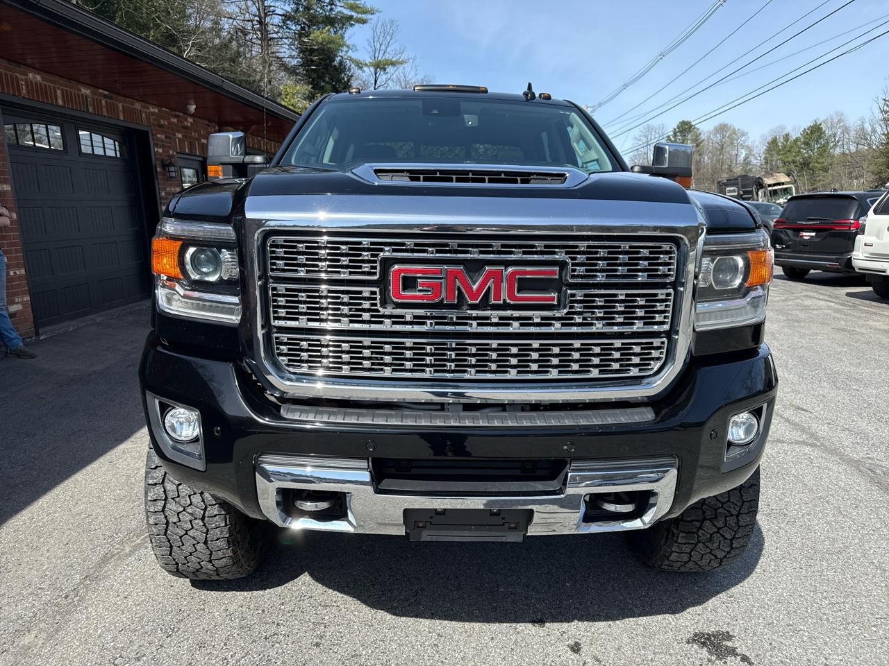 GMC Sierra 3500HD Denali Crew Cab  Short Box 4WD 2019