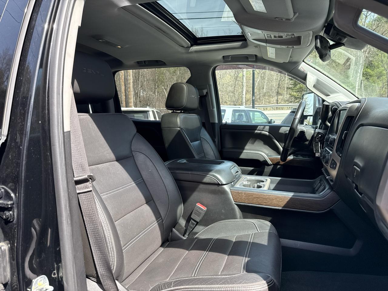 GMC Sierra 3500HD Denali Crew Cab  Short Box 4WD 2019