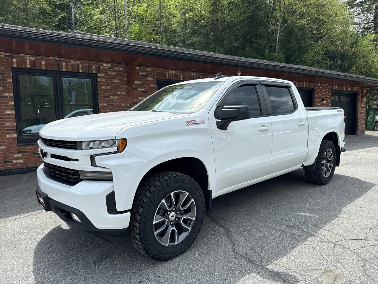 View vehicle photo 2