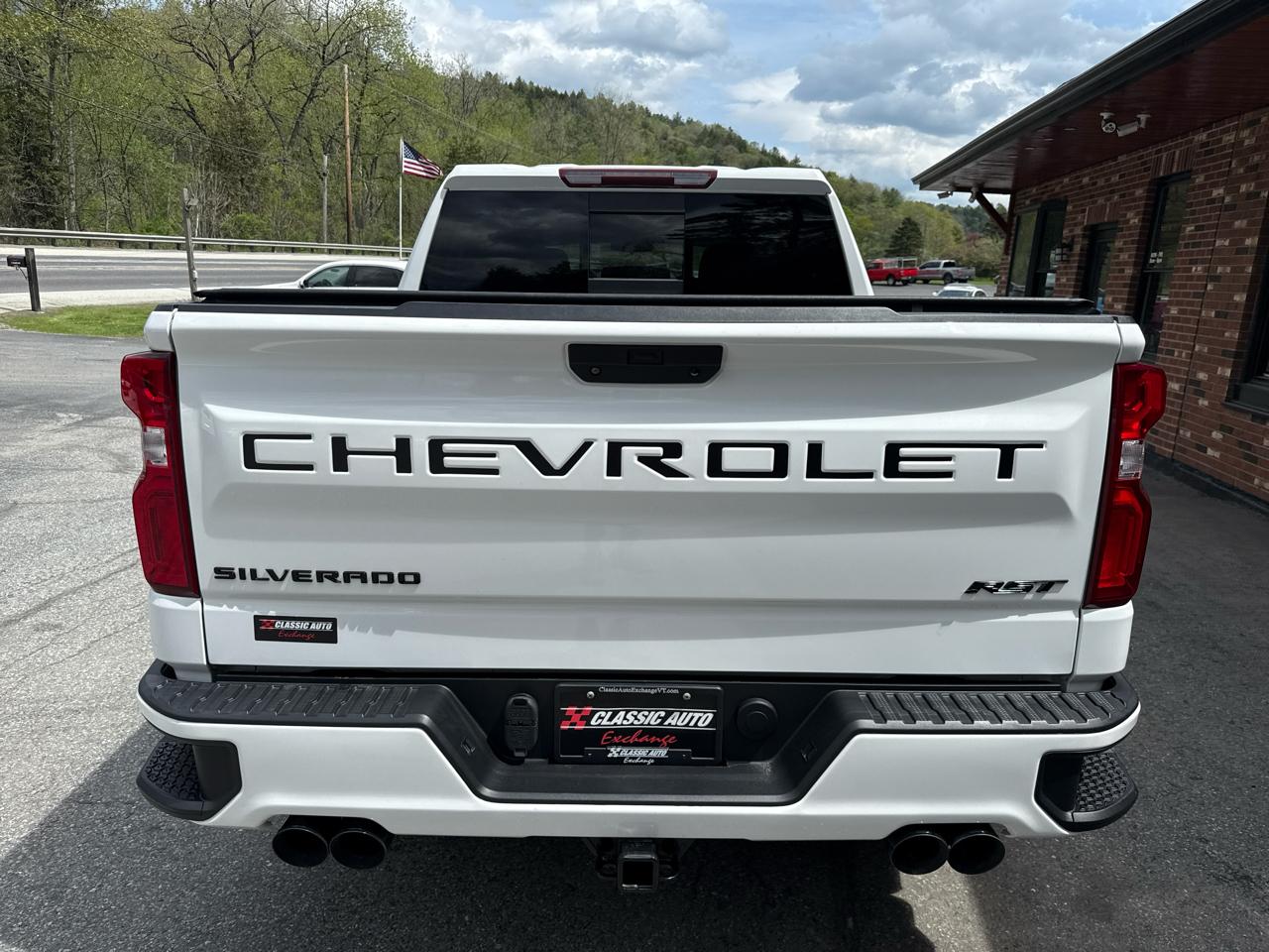 View vehicle photo 5
