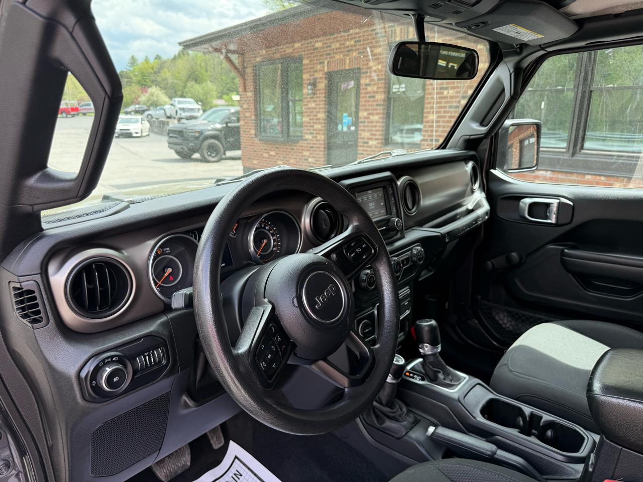 Jeep Wrangler Unlimited Sport 2018
