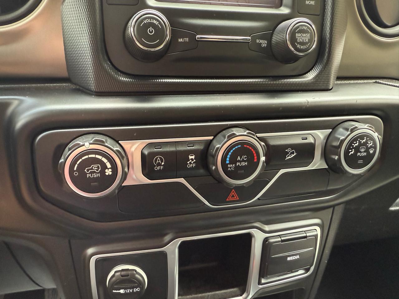 Jeep Wrangler Unlimited Sport 2018