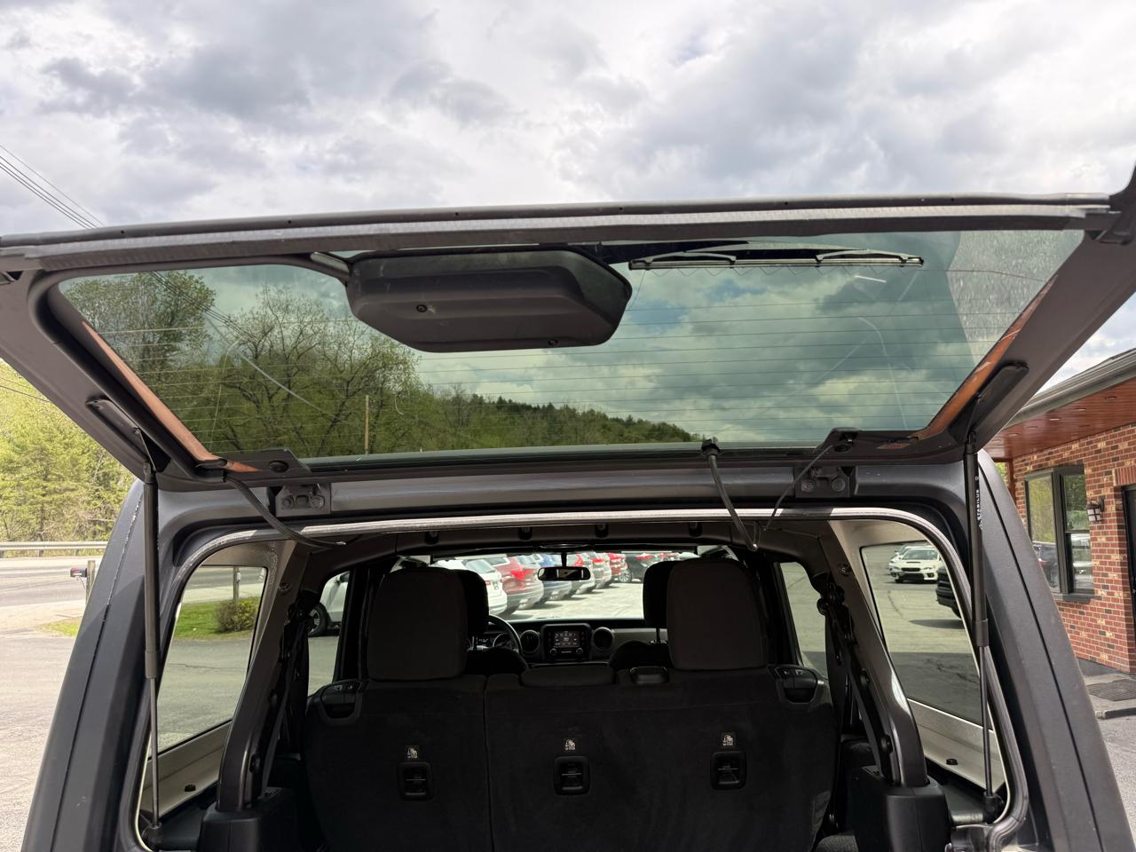 Jeep Wrangler Unlimited Sport 2018
