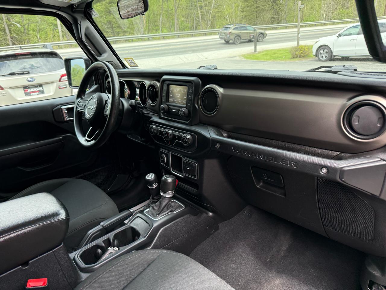 Jeep Wrangler Unlimited Sport 2018