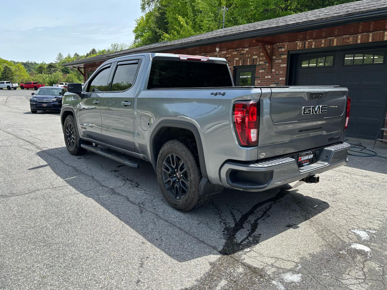 GMC Sierra 1500 Elevation Crew Cab 4WD 2021