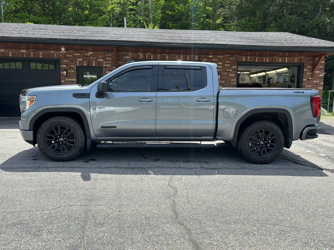 GMC Sierra 1500 Elevation Crew Cab 4WD 2021