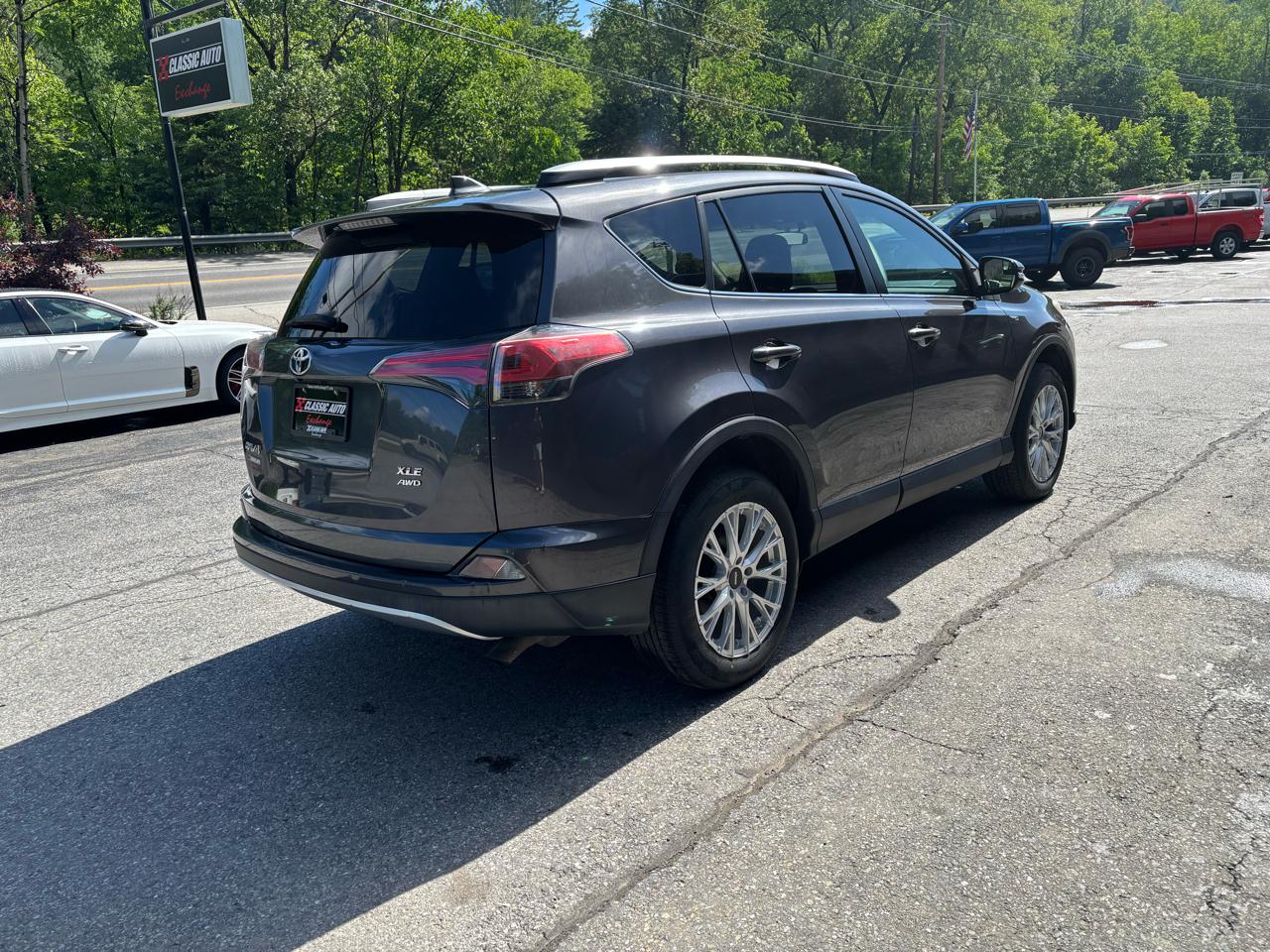Toyota RAV4 XLE AWD 2016