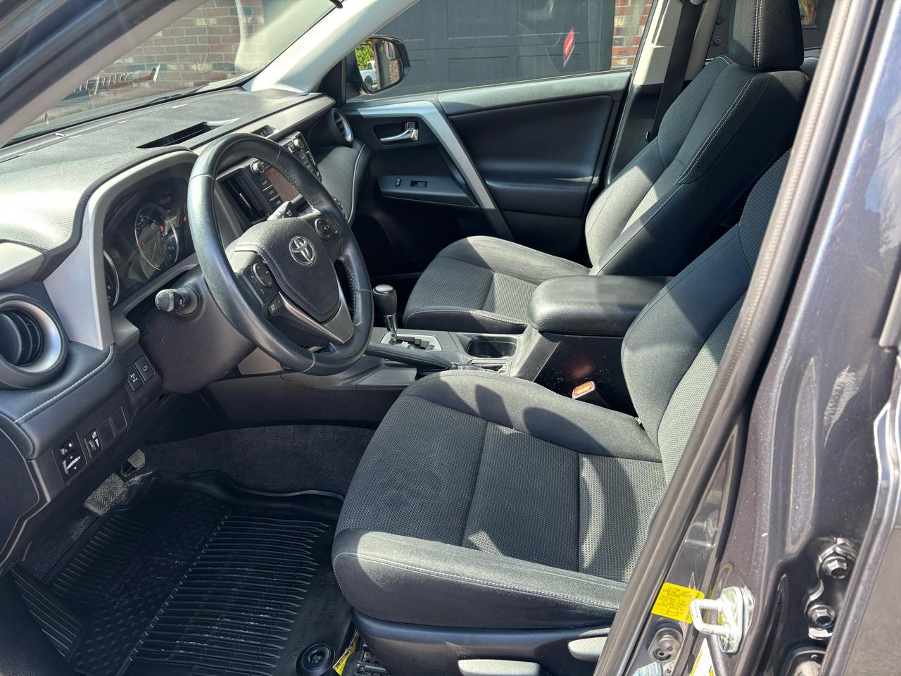 Toyota RAV4 XLE AWD 2016