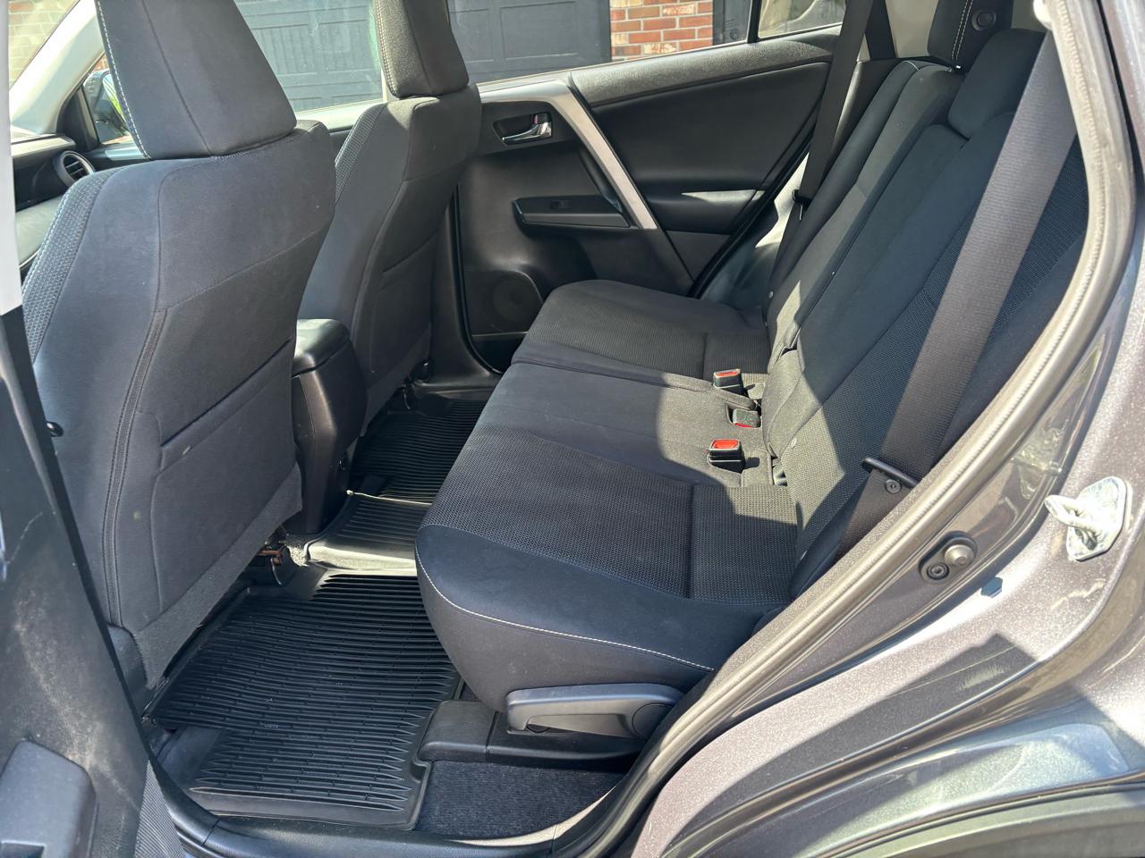 Toyota RAV4 XLE AWD 2016