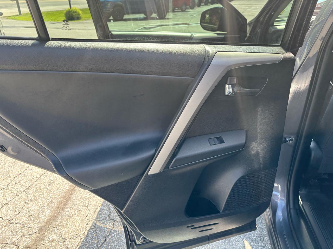 Toyota RAV4 XLE AWD 2016
