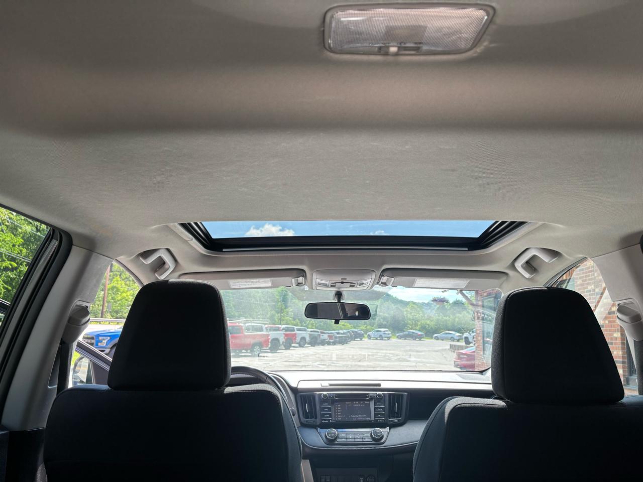 Toyota RAV4 XLE AWD 2016