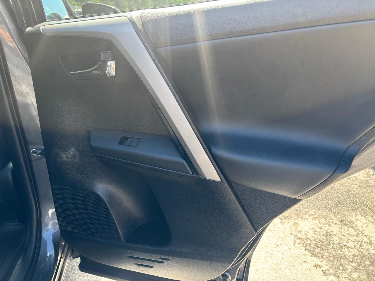 Toyota RAV4 XLE AWD 2016