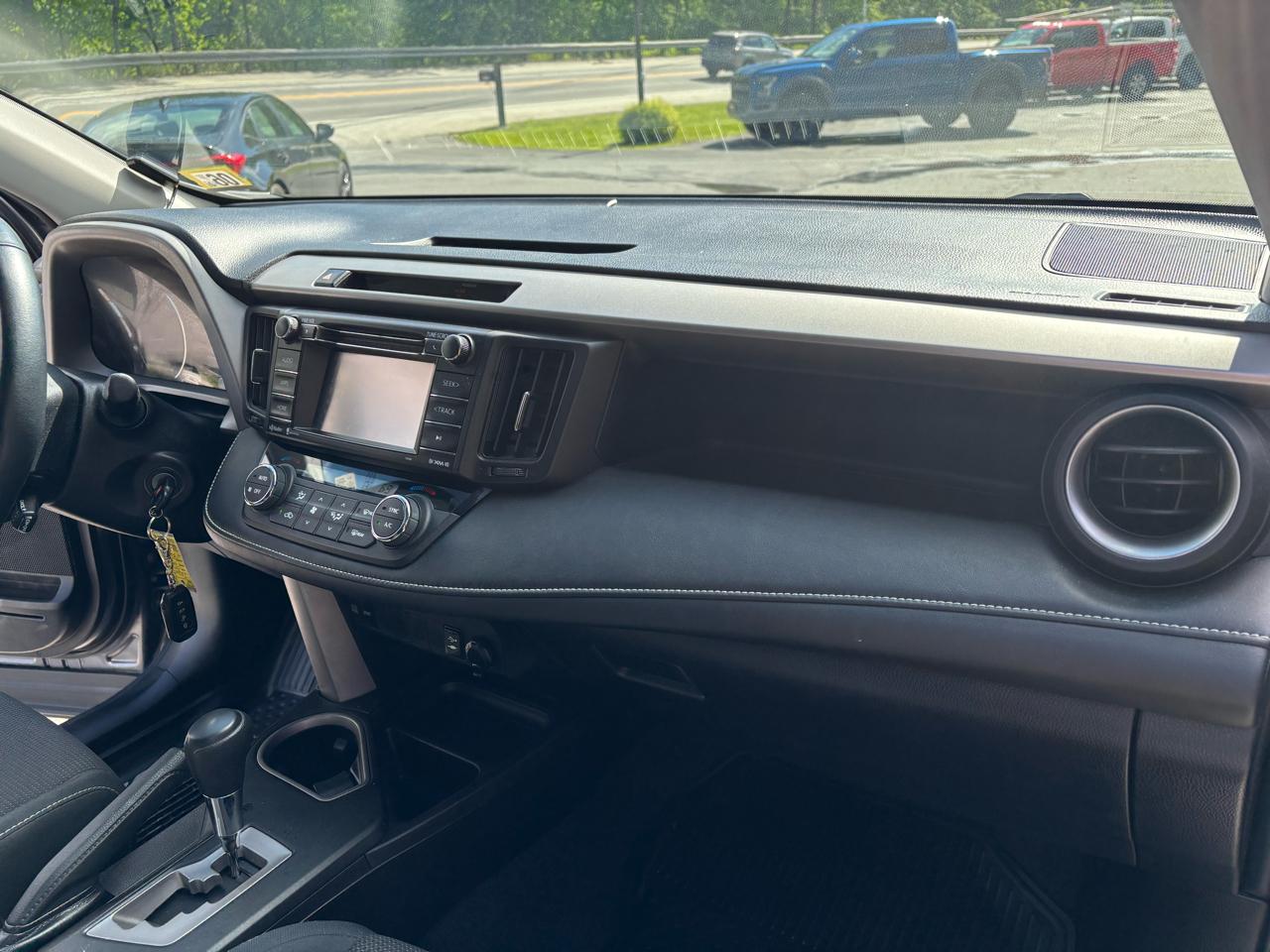 Toyota RAV4 XLE AWD 2016