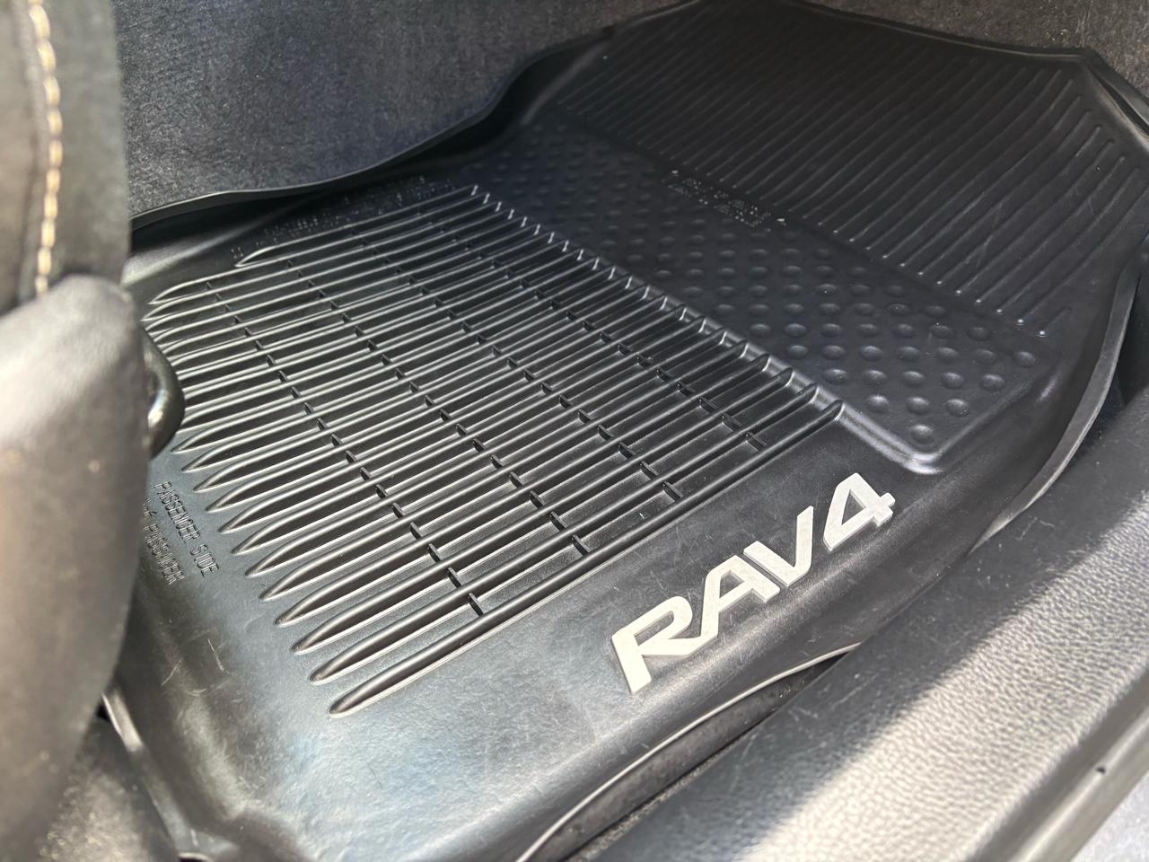 Toyota RAV4 XLE AWD 2016