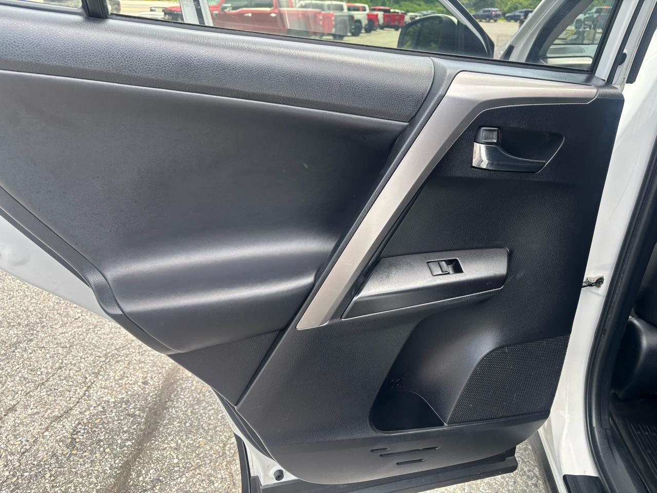 Toyota RAV4 XLE AWD 2017