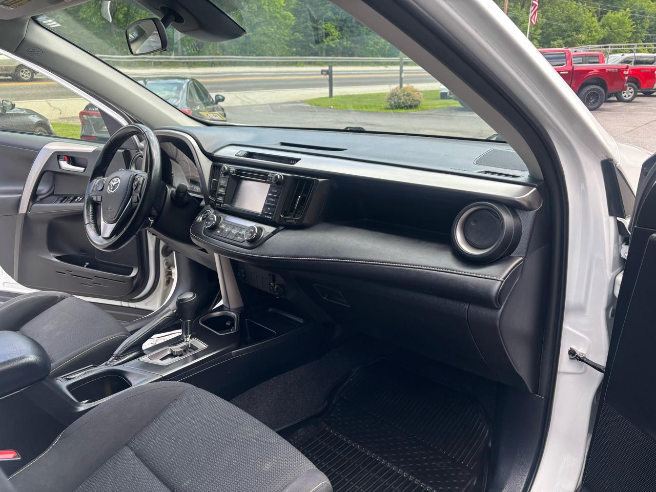 Toyota RAV4 XLE AWD 2017