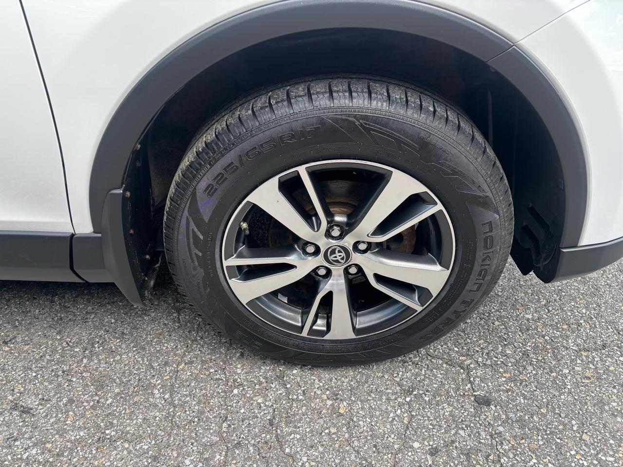 Toyota RAV4 XLE AWD 2017