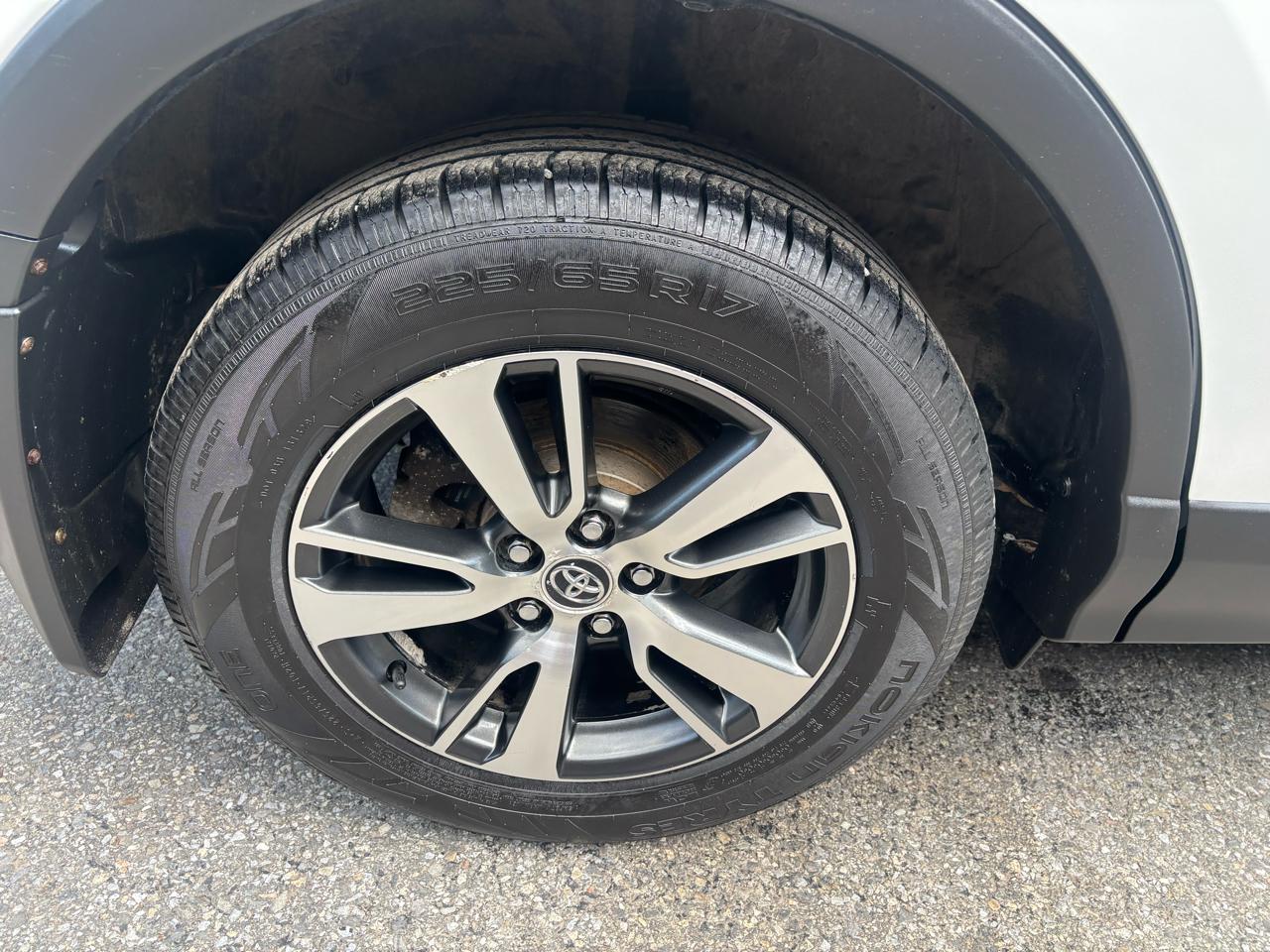 Toyota RAV4 XLE AWD 2017