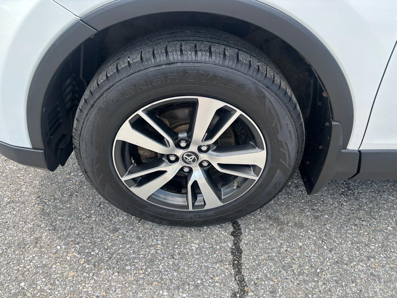 Toyota RAV4 XLE AWD 2017