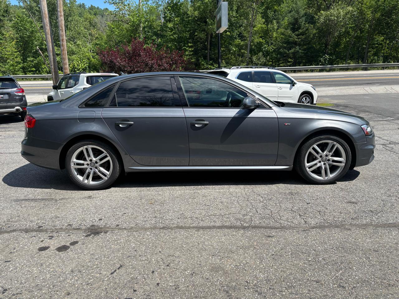 Audi A4 2.0T Premium quattro Sedan AWD 8A 2016