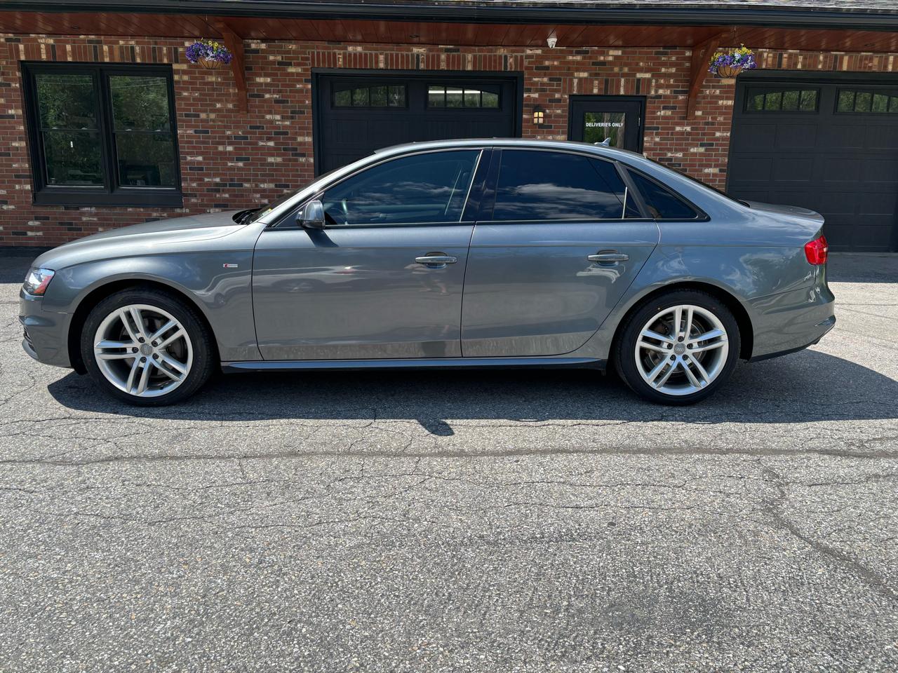 Audi A4 2.0T Premium quattro Sedan AWD 8A 2016