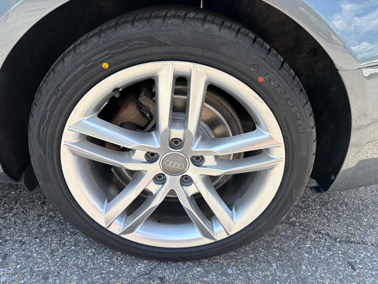 Audi A4 2.0T Premium quattro Sedan AWD 8A 2016