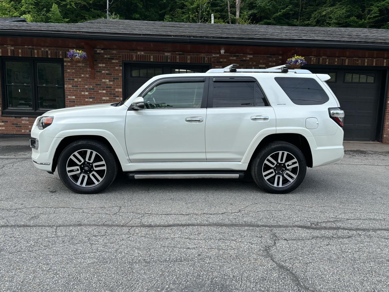 Toyota 4Runner Limited 4WD V6 2020