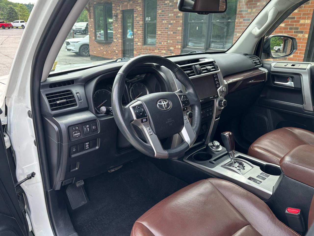 Toyota 4Runner Limited 4WD V6 2020
