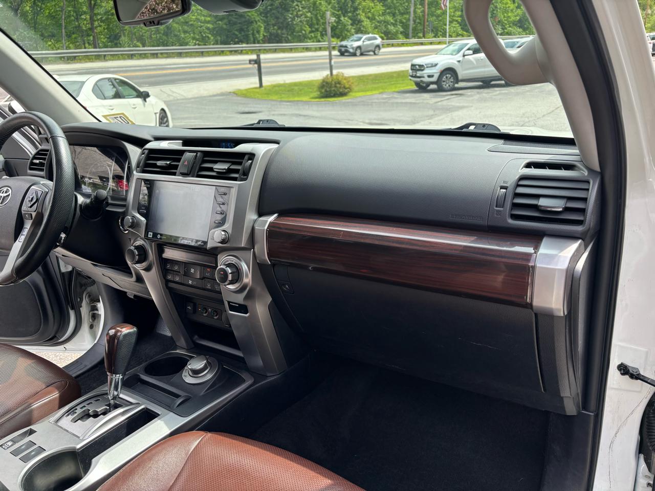 Toyota 4Runner Limited 4WD V6 2020