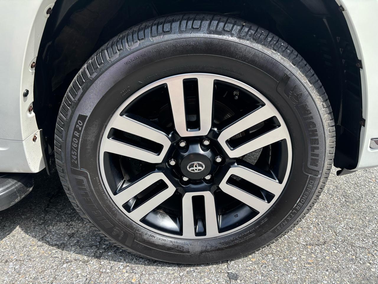 Toyota 4Runner Limited 4WD V6 2020
