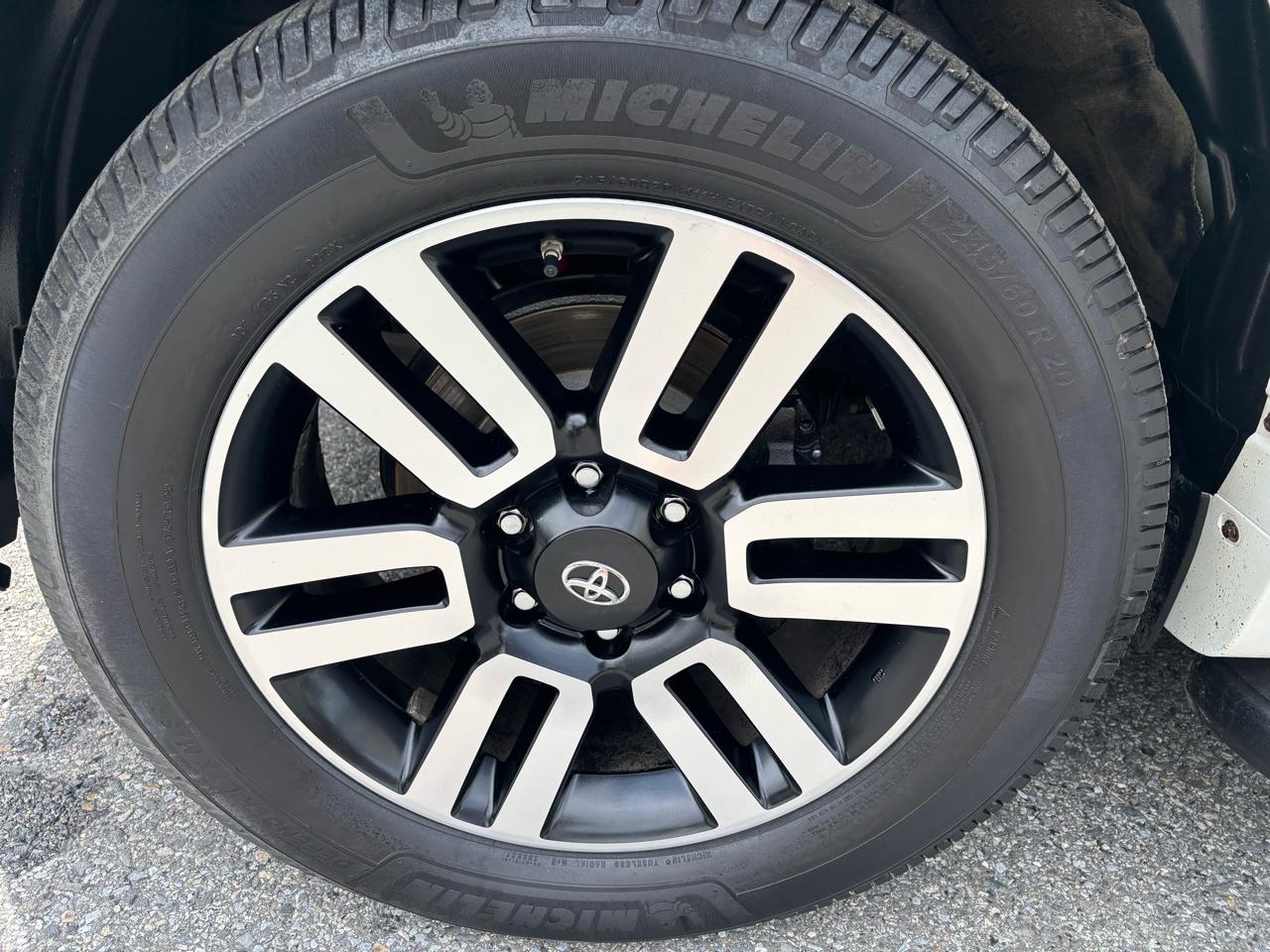 Toyota 4Runner Limited 4WD V6 2020