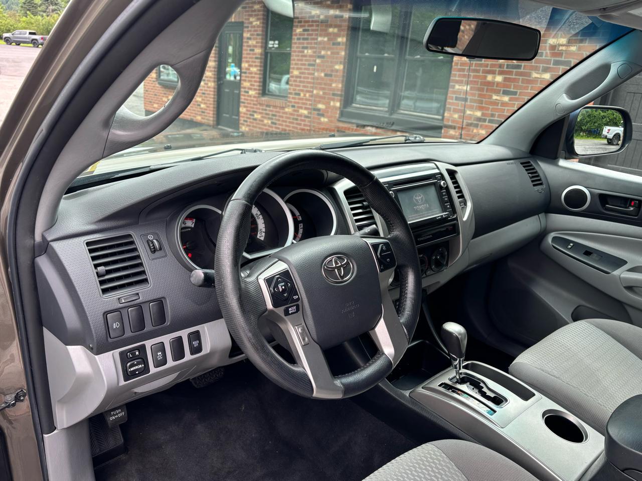 Toyota Tacoma Access Cab V6 5AT 4WD 2015