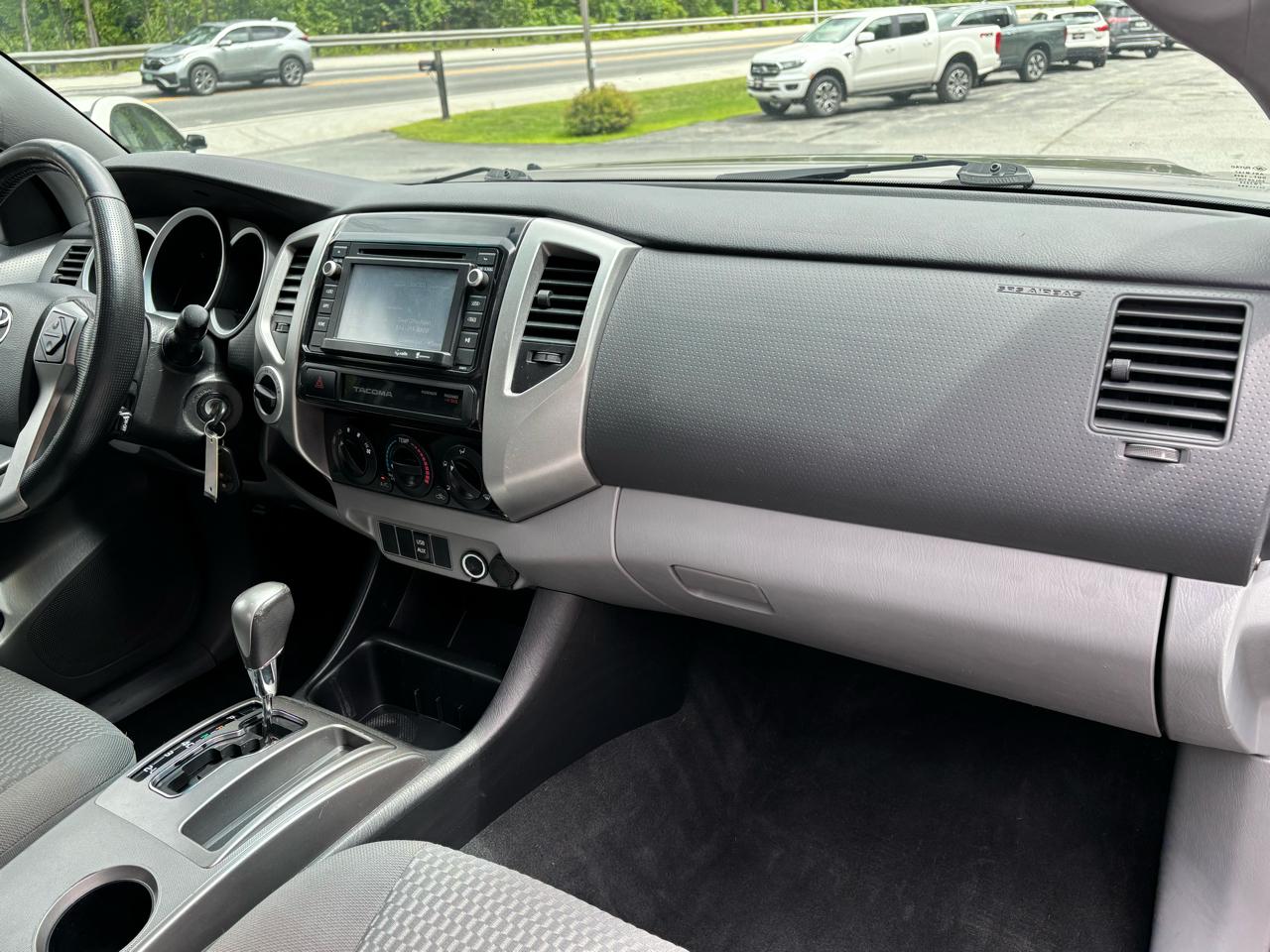 Toyota Tacoma Access Cab V6 5AT 4WD 2015