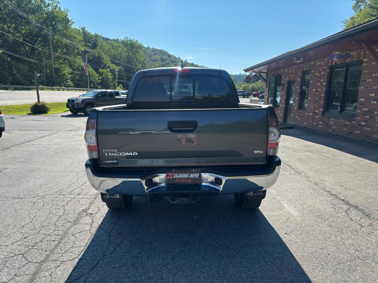 Toyota Tacoma Double Cab V6 5AT 4WD 2015