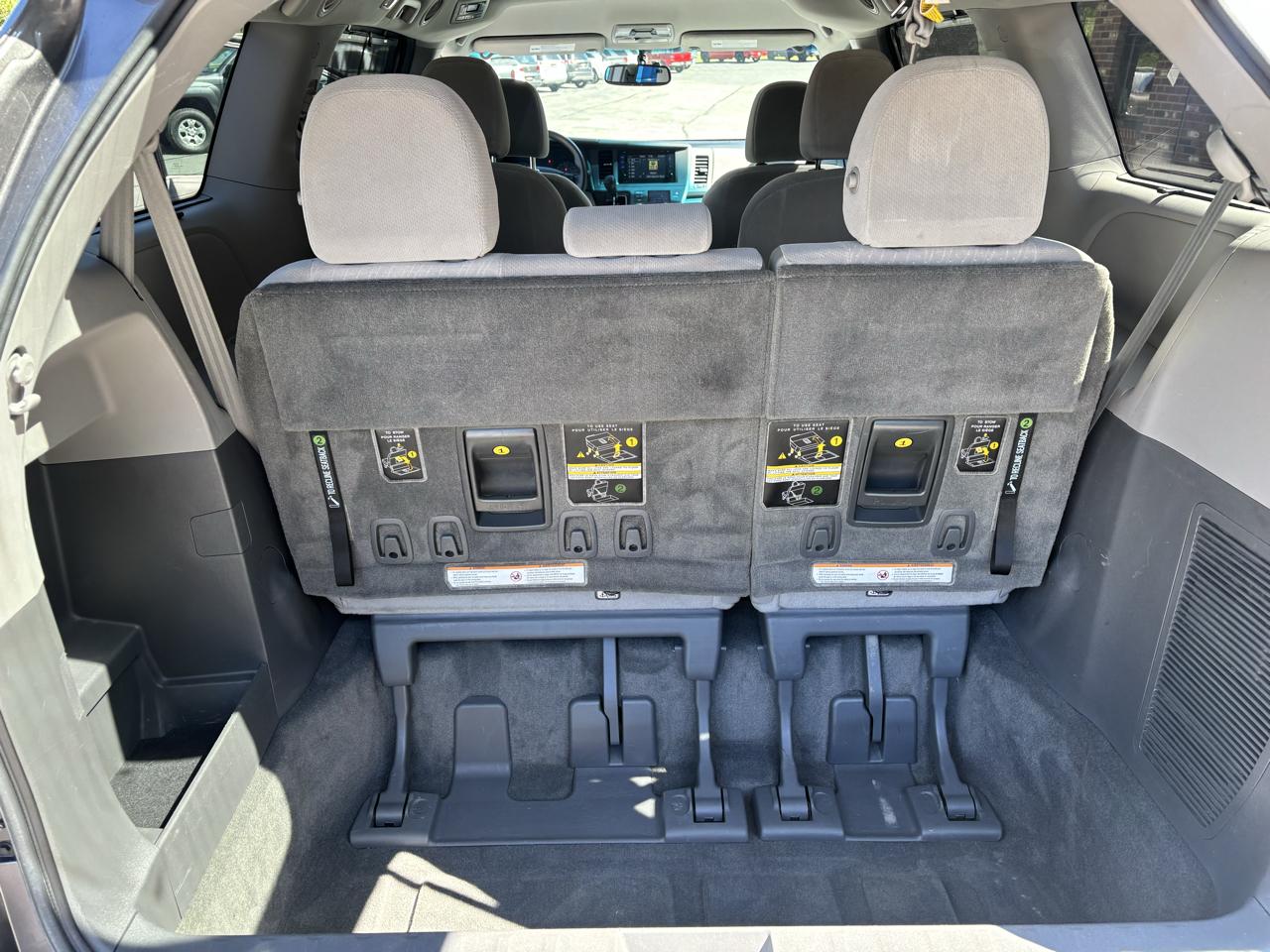Toyota Sienna LE 7-Passenger AWD 2017