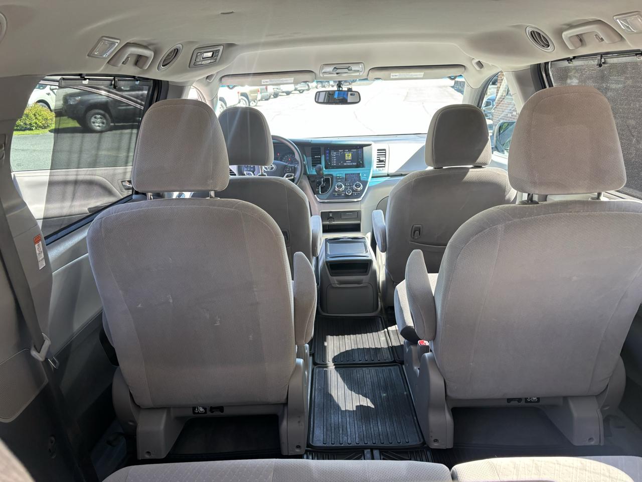 Toyota Sienna LE 7-Passenger AWD 2017