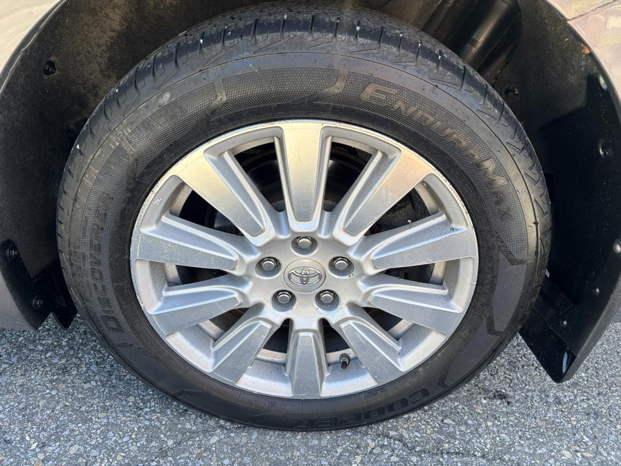 Toyota Sienna LE 7-Passenger AWD 2017