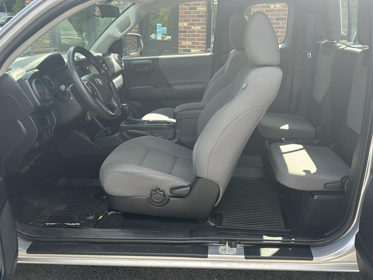 Toyota Tacoma SR Access Cab 6' Bed I4 4x4 AT (Natl) 2017