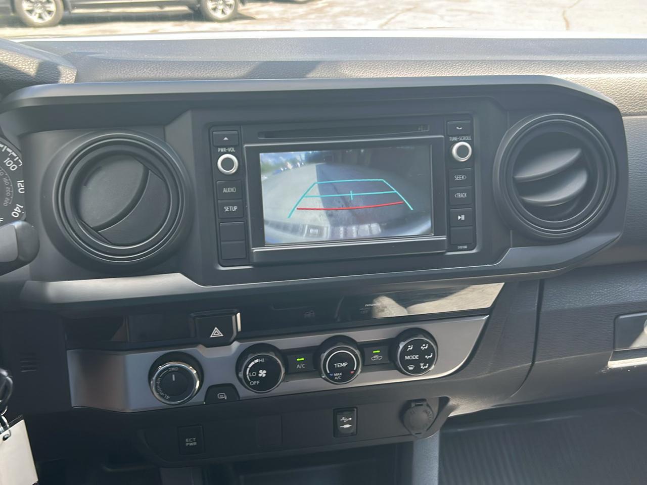 Toyota Tacoma SR Access Cab 6' Bed I4 4x4 AT (Natl) 2017