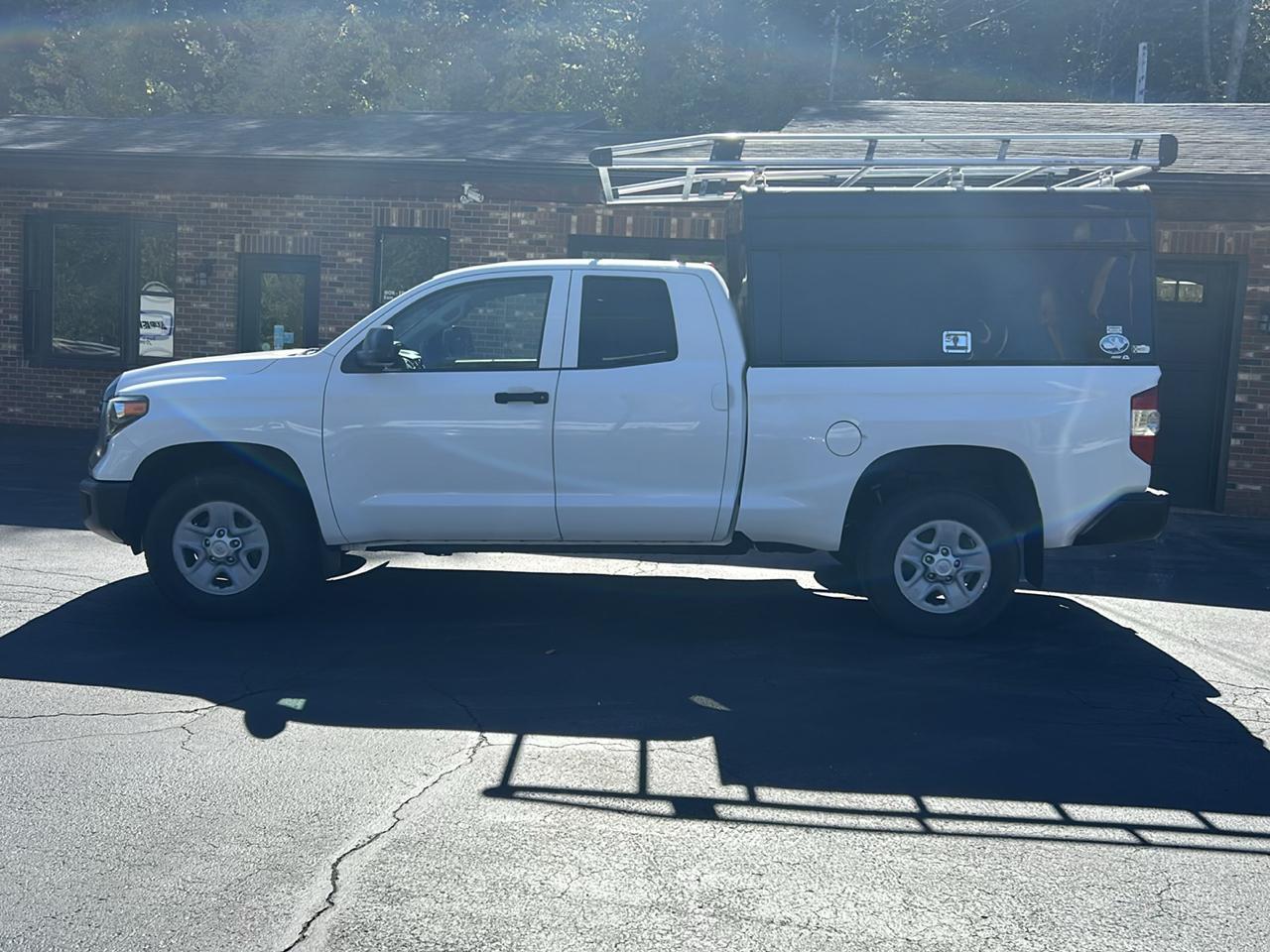 Toyota Tundra SR5 4.6L V8 Double Cab 4WD 2019