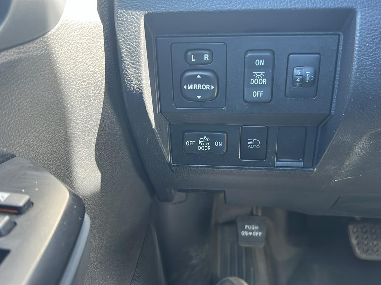 Toyota Tundra SR5 4.6L V8 Double Cab 4WD 2019