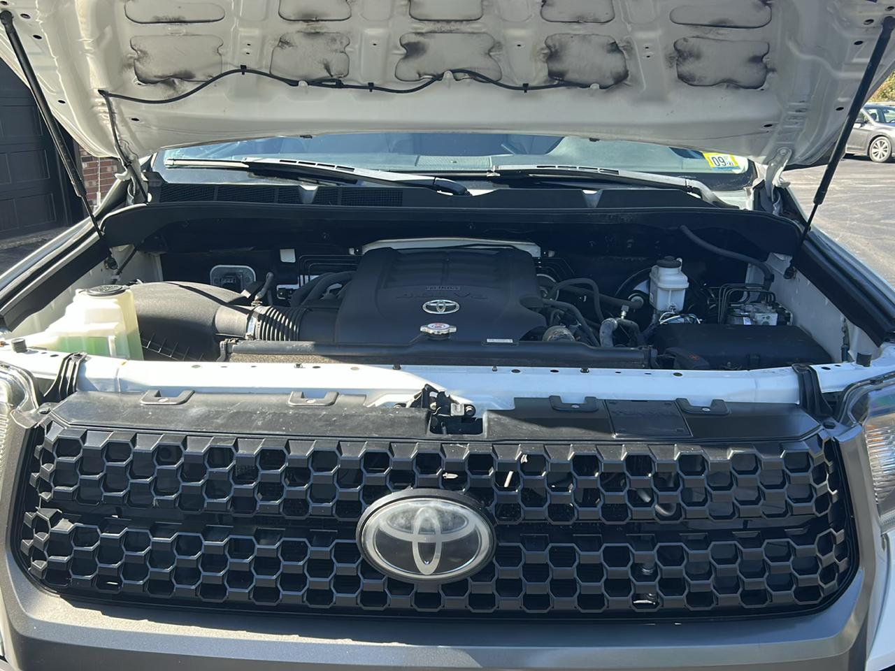 Toyota Tundra SR5 4.6L V8 Double Cab 4WD 2019